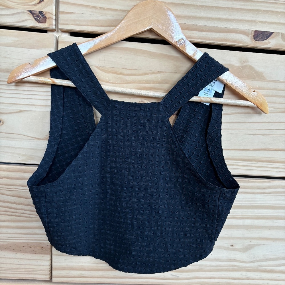 backless crop top MNZ